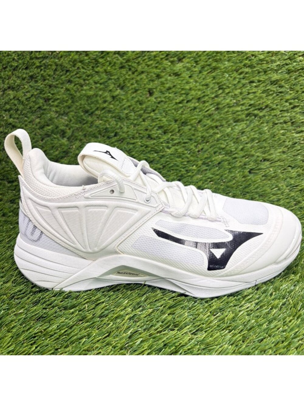 Mizuno Wave Momentum 2 Womens Size 9 White Athletic Volleyball Shoes Sneakers